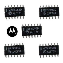 G27993 ~ (Pkg 5) Motorola MC145053DR2 10-Bit A/D Converter with Serial Interface