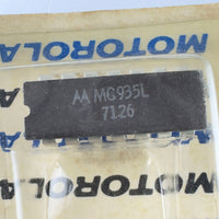 G28327 ~ Vintage Motorola MC935L Hex Inverter IC